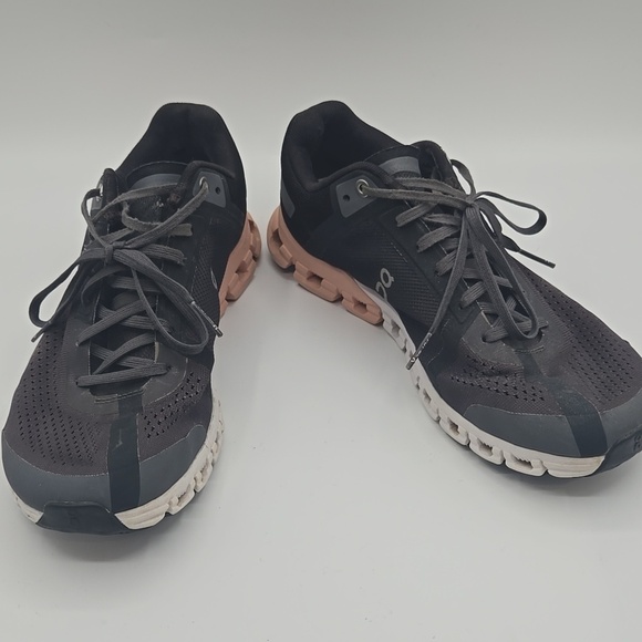 On Running Shoes - On Cloud | Rock/Rose Cloudflow Running Shoes Size 8.5